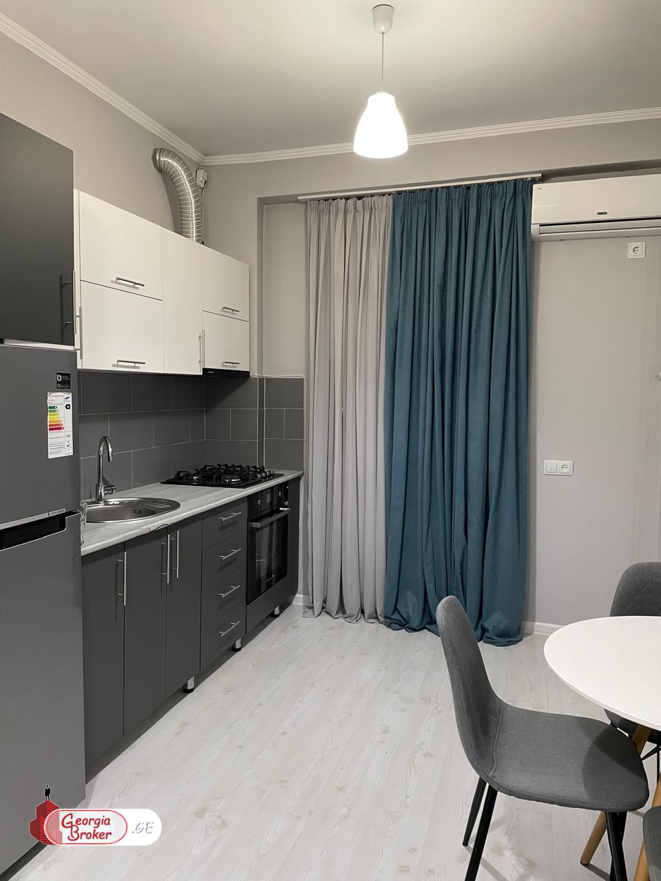 იყიდება ახალი გარემონტებული 2 ოთახიანი ბინა